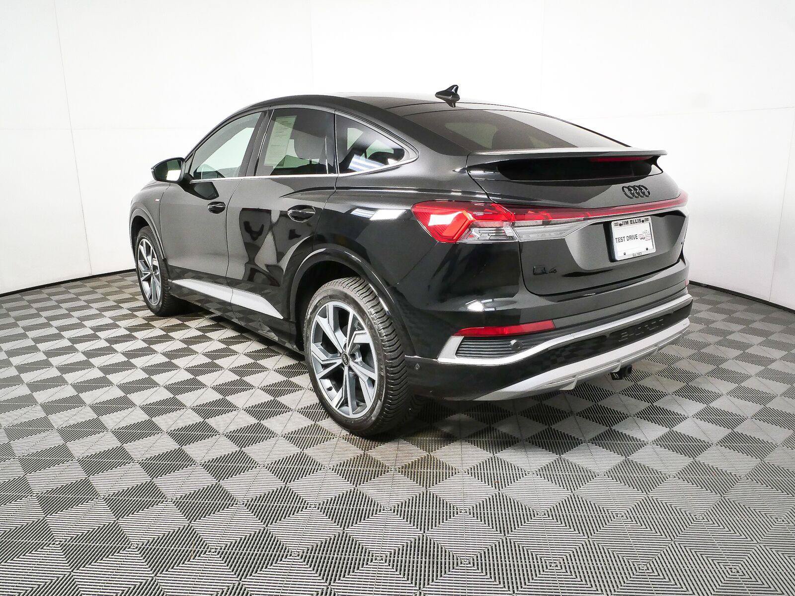 Used 2023 Audi Q4 e-tron Premium Plus w/ Premium Plus AWD/4WD image 30
