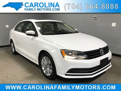Used 2015 Volkswagen Jetta SE image 1