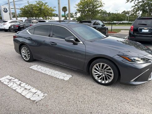 Used 2022 Lexus ES 350 Ultra Luxury w/ Accessory Package 2 FWD image 26