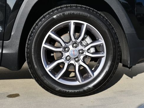 Used 2024 GMC Terrain SLT image 11