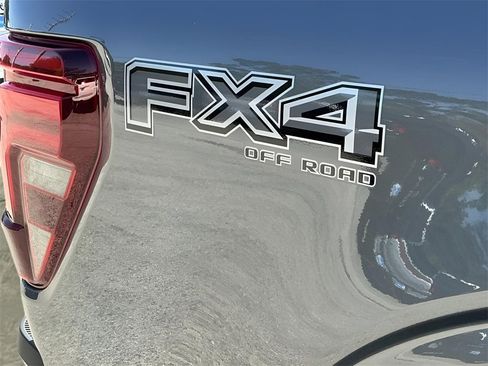 Certified 2025 Ford F150 Lariat w/ FX4 Off-Road Package image 17