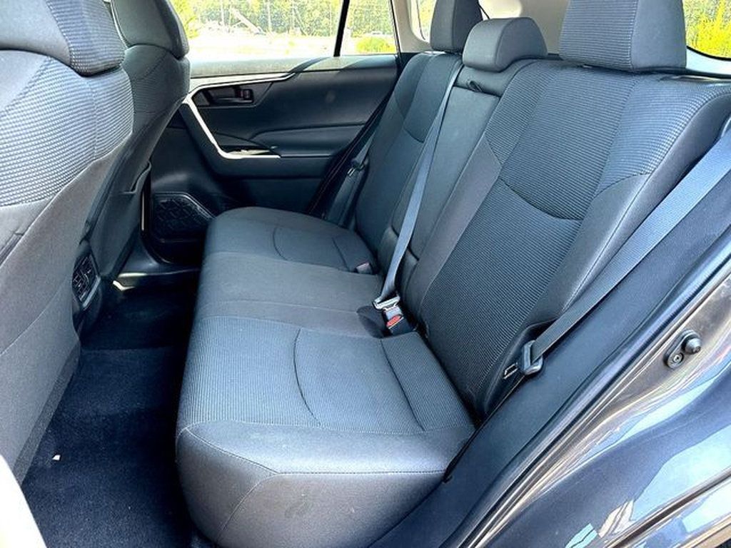 Used 2025 Toyota RAV4 LE FWD image 17