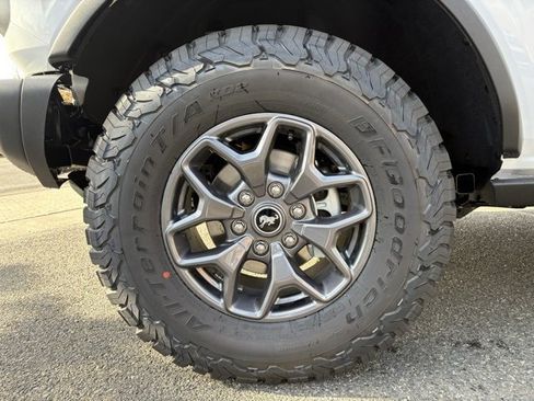 New 2025 Ford Bronco Badlands image 10