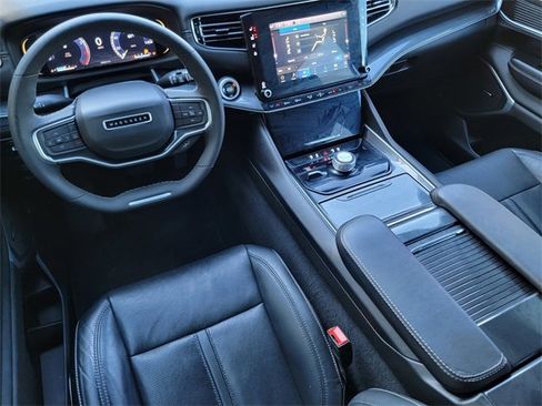 Used 2023 Jeep Wagoneer 4WD w/ Premium Group I image 39