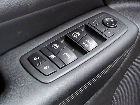 Certified 2021 Jeep Grand Cherokee Laredo image 23