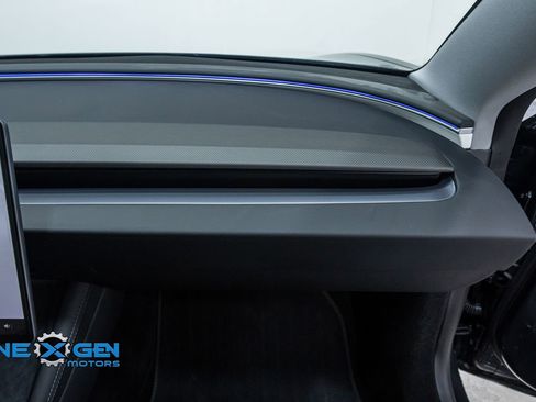 Used 2024 Tesla Model 3 Performance image 32