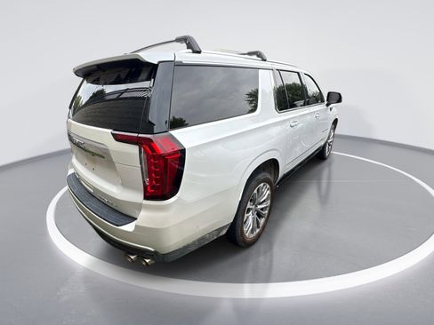 Used 2024 GMC Yukon XL Denali w/ Advanced Technology Package AWD/4WD image 7