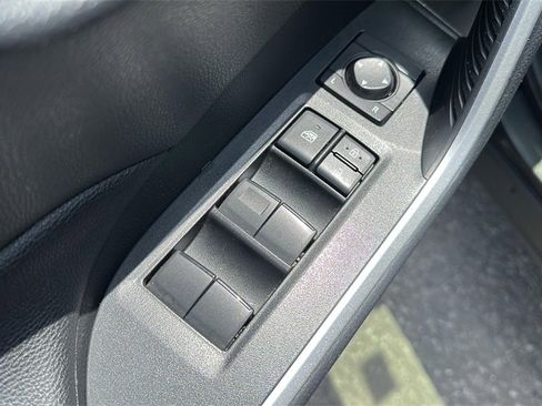 Used 2021 Toyota RAV4 SE image 29