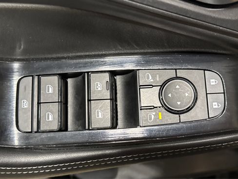 Used 2025 Nissan Rogue SV image 16