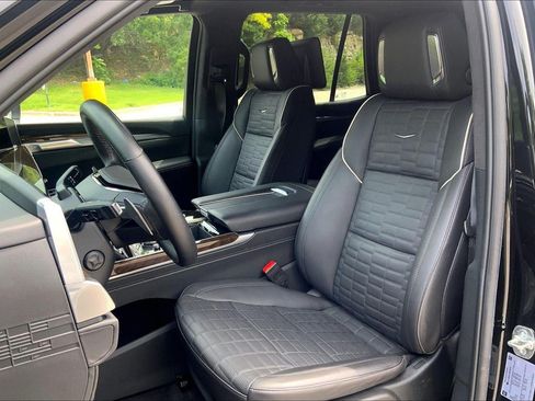 Certified 2025 Cadillac Escalade Sport Platinum AWD/4WD image 23