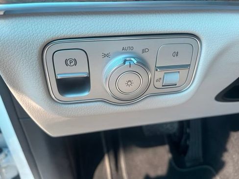 Used 2025 Mercedes-Benz GLS 450 4MATIC image 19
