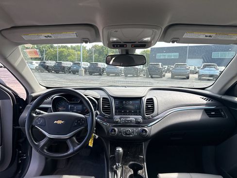 Used 2014 Chevrolet Impala LT FWD image 27