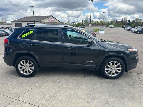 Used 2015 Jeep Cherokee Limited w/ Trailer Tow Group AWD/4WD image 4