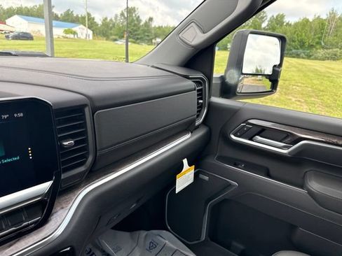 New 2026 Chevrolet Silverado 2500 LTZ w/ LTZ Plus Package AWD/4WD image 38