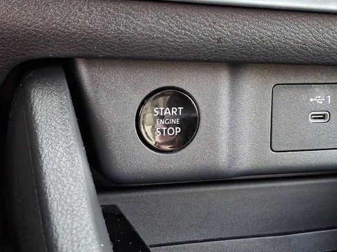 Used 2024 Nissan Rogue SV FWD image 27