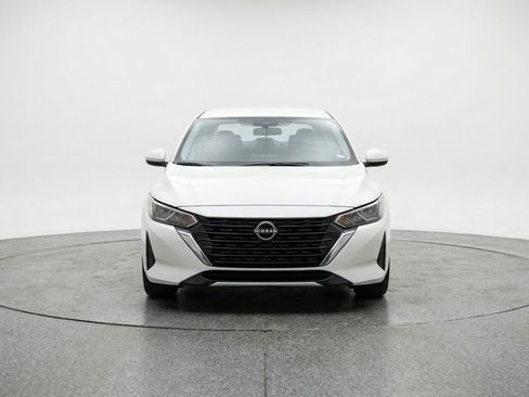 Used 2025 Nissan Sentra SV image 2