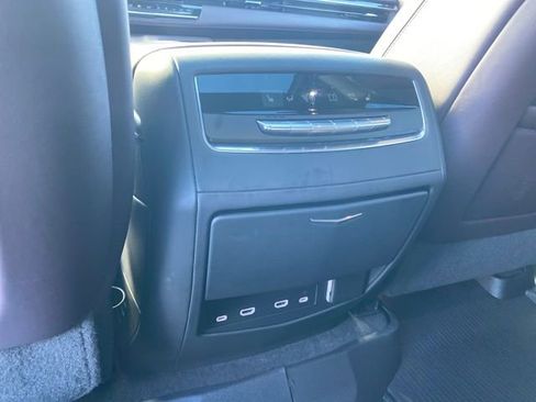 Certified 2022 Cadillac Escalade Premium Luxury Platinum image 21