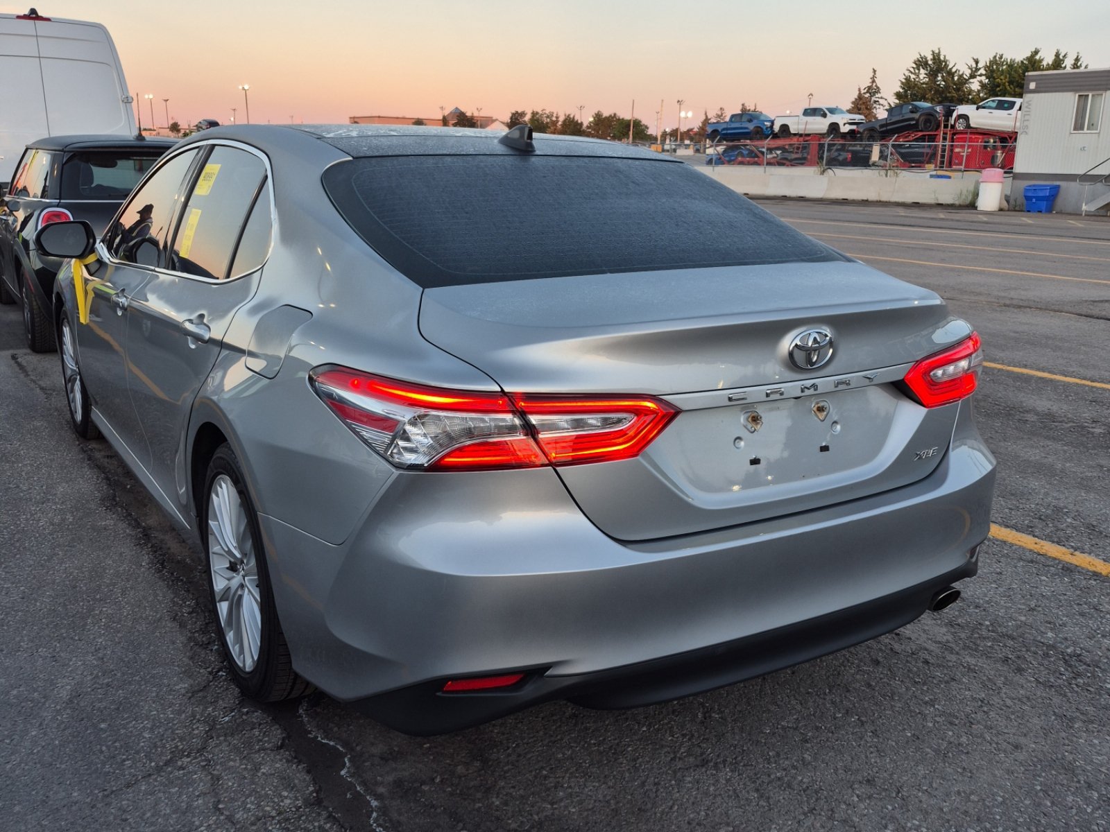 Used 2020 Toyota Camry XLE FWD image 5