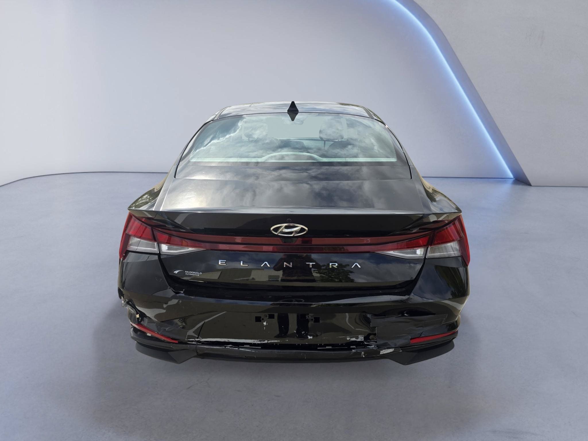 Used 2023 Hyundai Elantra SEL w/ Convenience Package FWD image 5