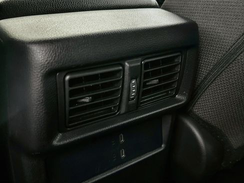 Used 2025 Toyota 4Runner SR5 AWD/4WD image 27