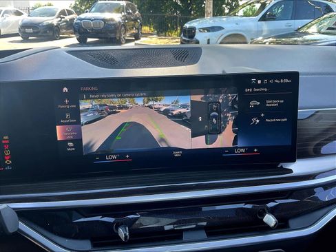 Used 2023 BMW X7 xDrive40i w/ Premium Package image 21