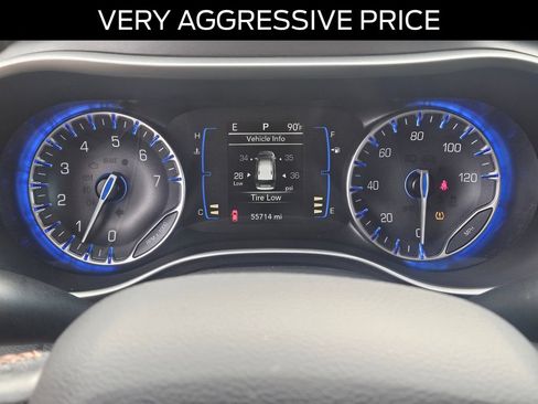 Used 2020 Chrysler Pacifica Touring-L FWD image 23