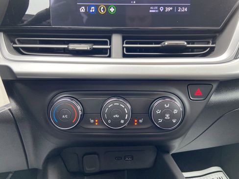 Used 2024 Chevrolet Trax RS w/ Sunroof Package image 26