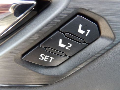 Certified 2026 Subaru Outback Touring AWD/4WD image 15