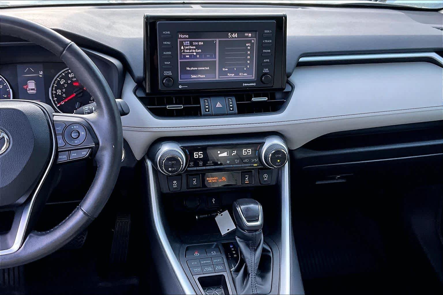 Certified 2022 Toyota RAV4 XLE Premium AWD/4WD image 7