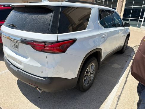 Used 2023 Chevrolet Traverse LT FWD image 7