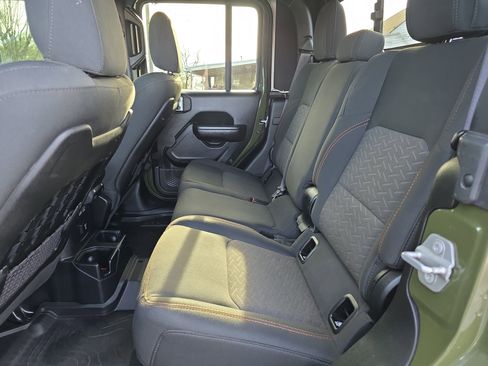 Used 2021 Jeep Gladiator Mojave image 13