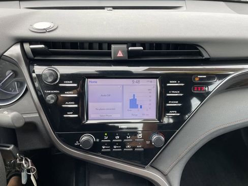 Used 2020 Toyota Camry LE FWD image 8