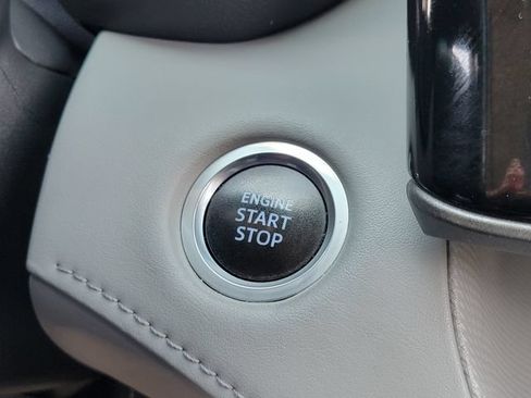 Used 2021 Toyota Highlander XLE FWD image 13