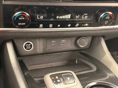 Certified 2023 Nissan Rogue SV FWD image 25