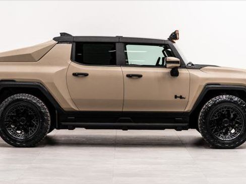 Used 2025 GMC Hummer EV 3X w/ LPO, Dark Essentials Package AWD/4WD image 7