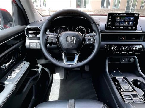 Used 2025 Honda Pilot EX-L image 5