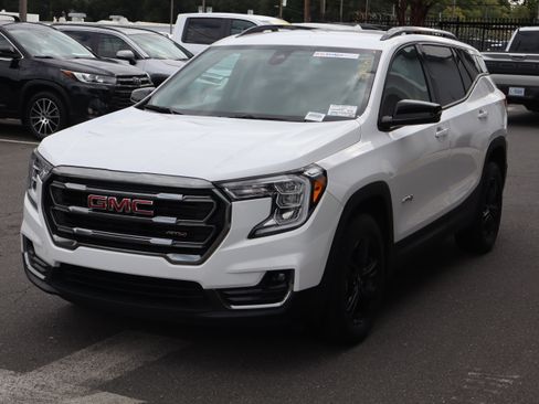 Certified 2023 GMC Terrain AT4 image 5