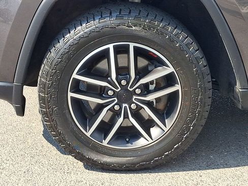 Used 2021 Jeep Grand Cherokee Trailhawk AWD/4WD image 8