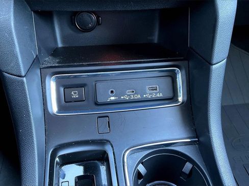 Used 2025 Subaru Ascent Bronze Edition image 18