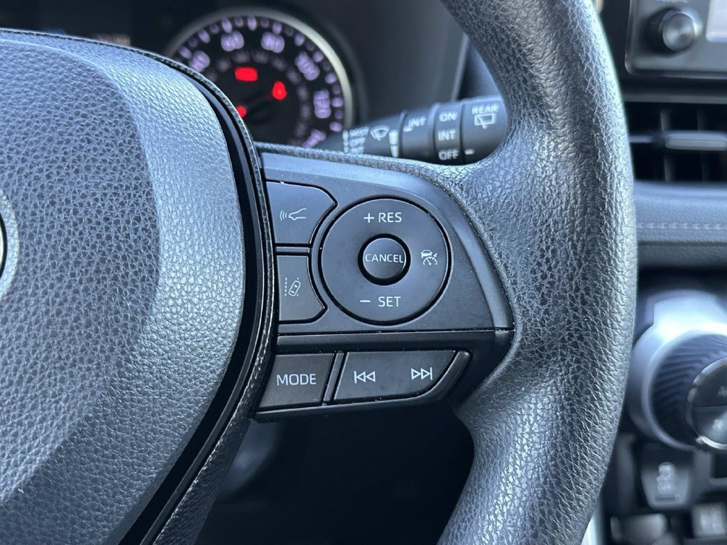 Used 2019 Toyota RAV4 XLE FWD image 28