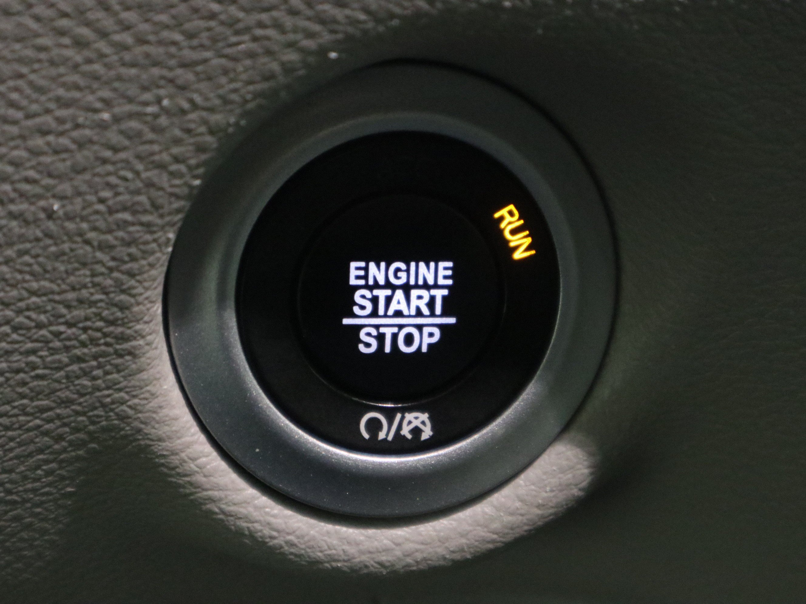 Used 2023 Chrysler Pacifica Touring-L FWD image 32