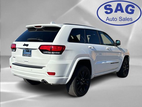 Used 2022 Jeep Grand Cherokee Laredo X image 6