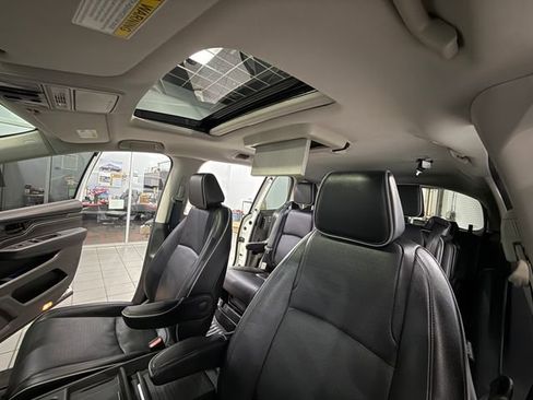 Used 2025 Honda Odyssey Elite image 32