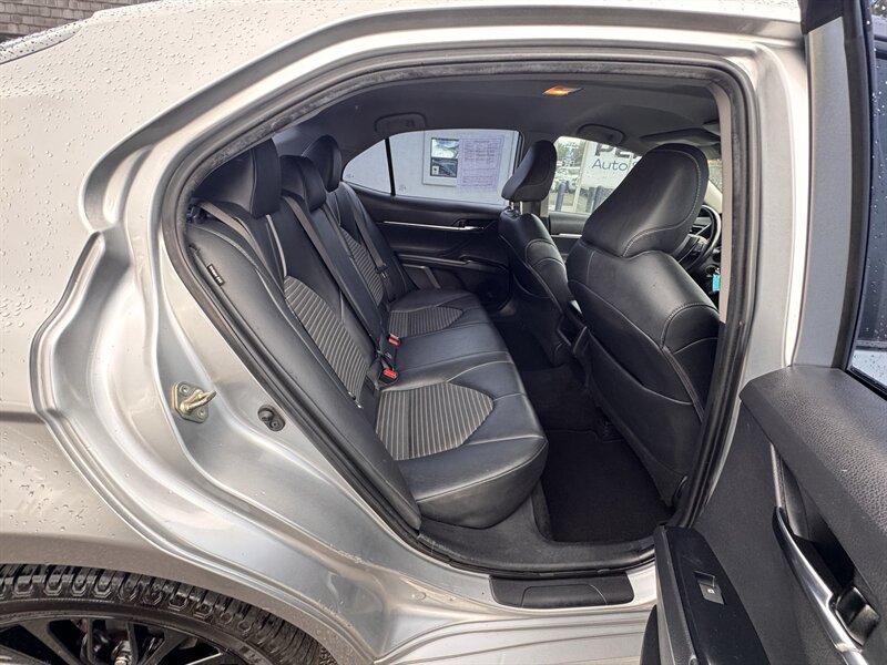 Used 2019 Toyota Camry SE FWD image 30