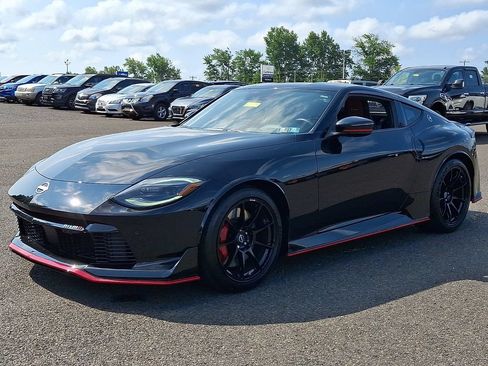 Certified 2024 Nissan Z NISMO w/ Floor Mat Package RWD image 3