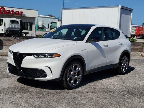 Used 2024 Alfa Romeo Tonale Veloce AWD/4WD image 2