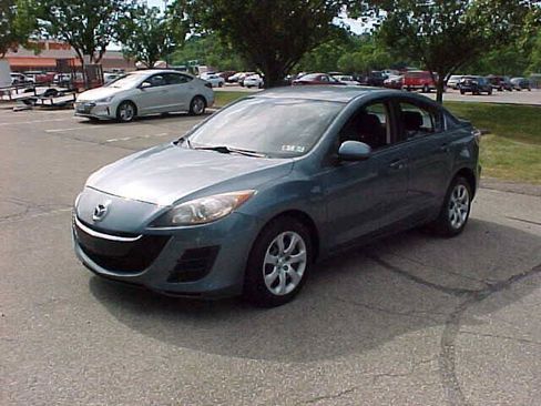 Used 2010 MAZDA MAZDA3 i Sport FWD image 3