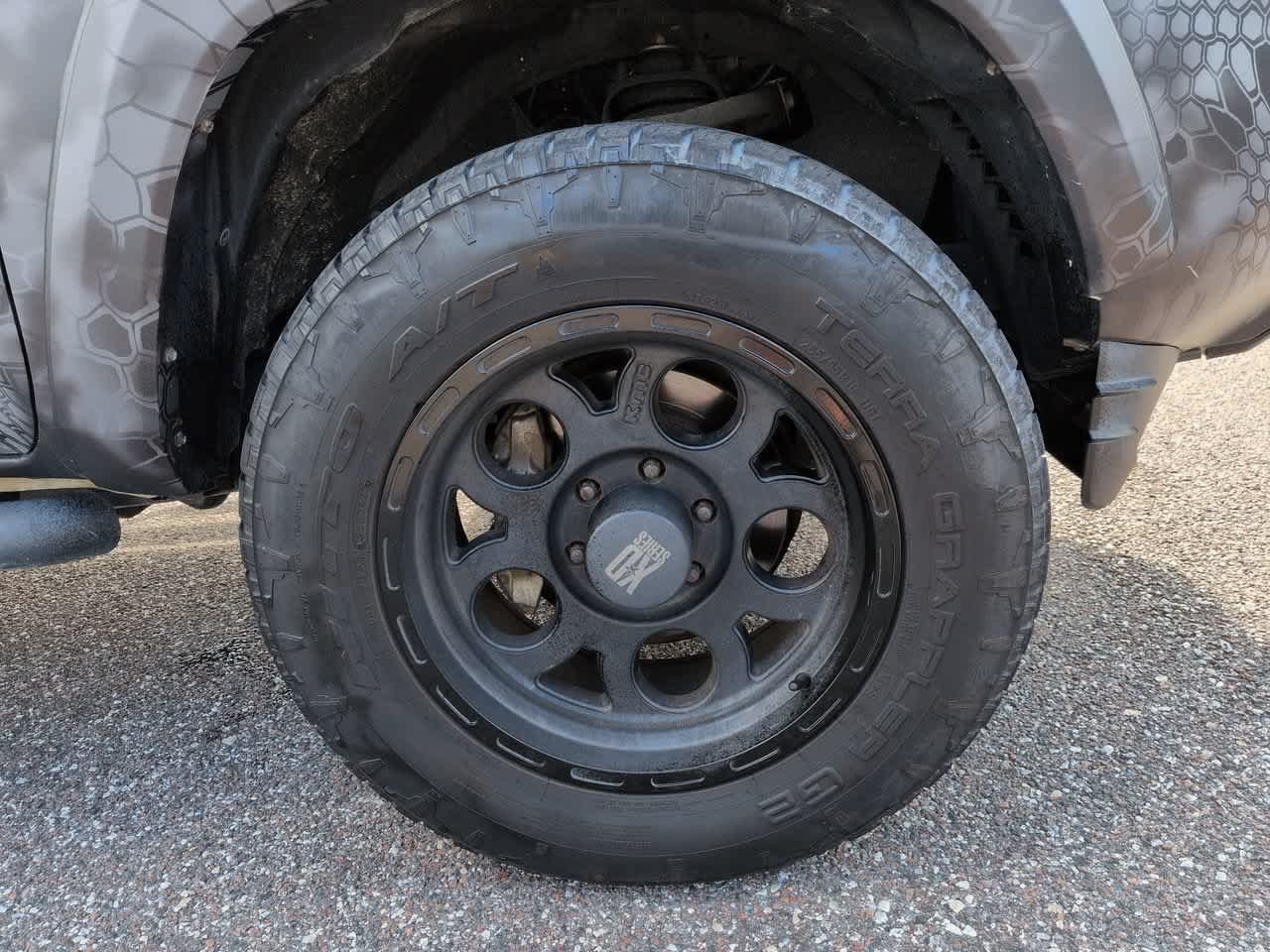 Used 2017 Toyota Tacoma TRD Sport w/ Tow Package (A/T) AWD/4WD image 11