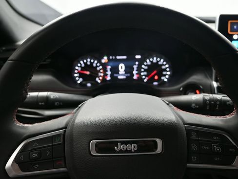 Used 2023 Jeep Compass Trailhawk AWD/4WD image 15