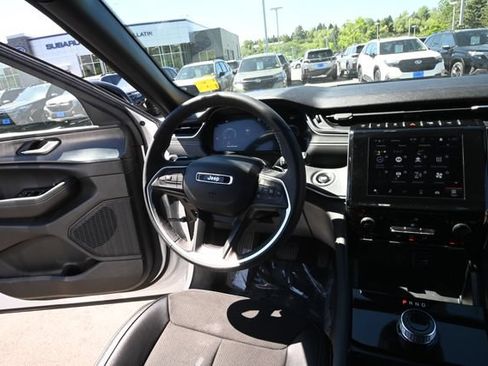 Used 2024 Jeep Grand Cherokee Altitude AWD/4WD image 24